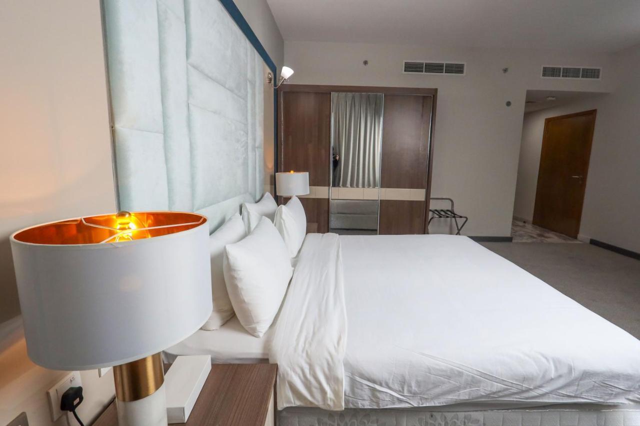 Al Azmy 116 Hotel Sharjah Exterior photo
